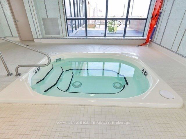 75 Eglinton Avenue W, #1107