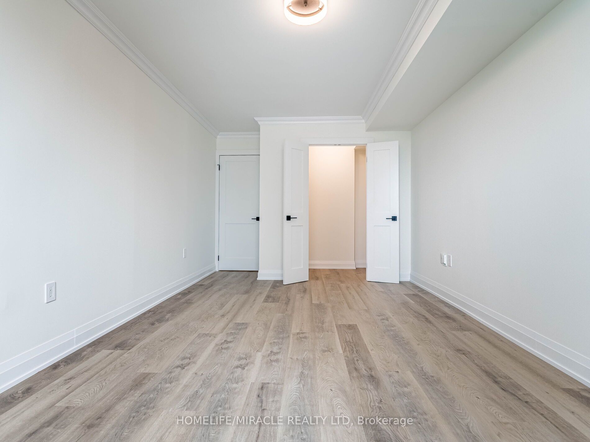 1270 Maple Crossing Boulevard, #604