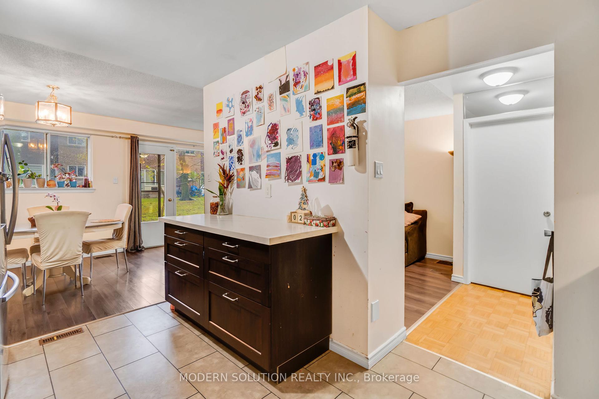 3 Bedrooms Condo at 341 Military, Toronto For sale