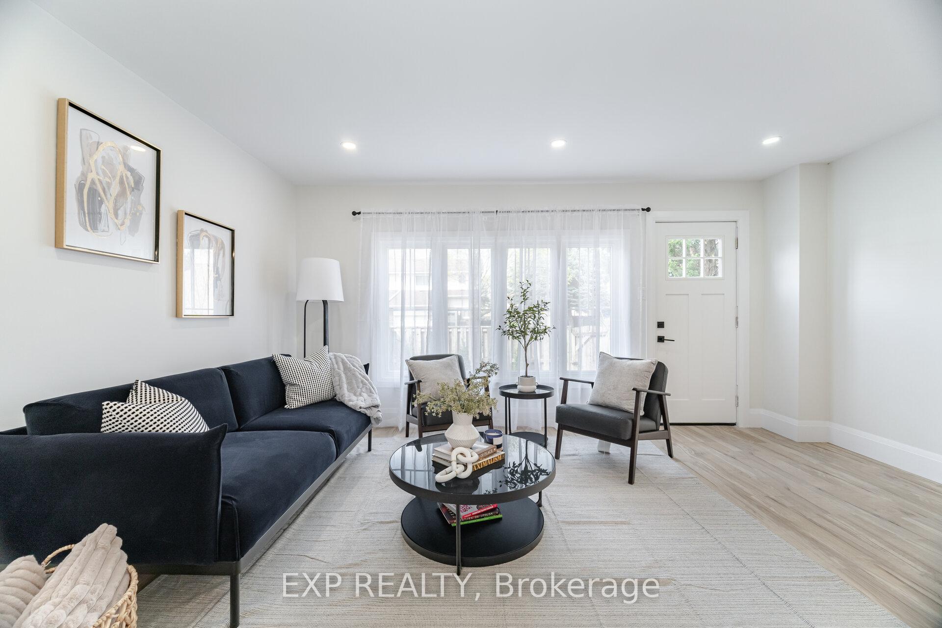 3 Bedrooms Condo at 120 Quigley, Hamilton For sale