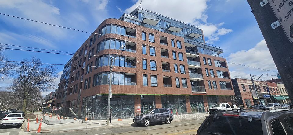 1200 Dundas