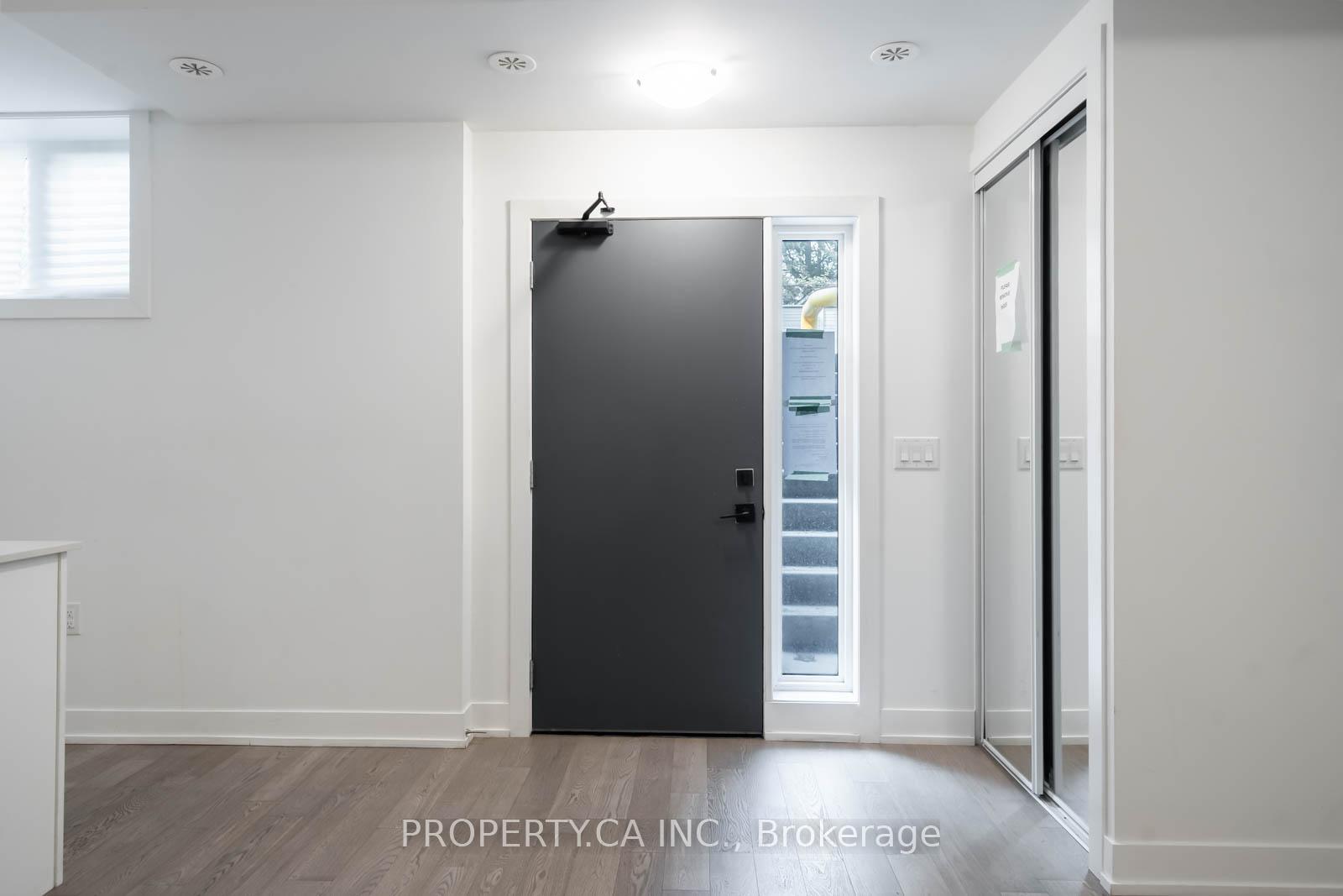 2 Bedrooms Condo at 1115 Douglas McCurdy, Mississauga For sale