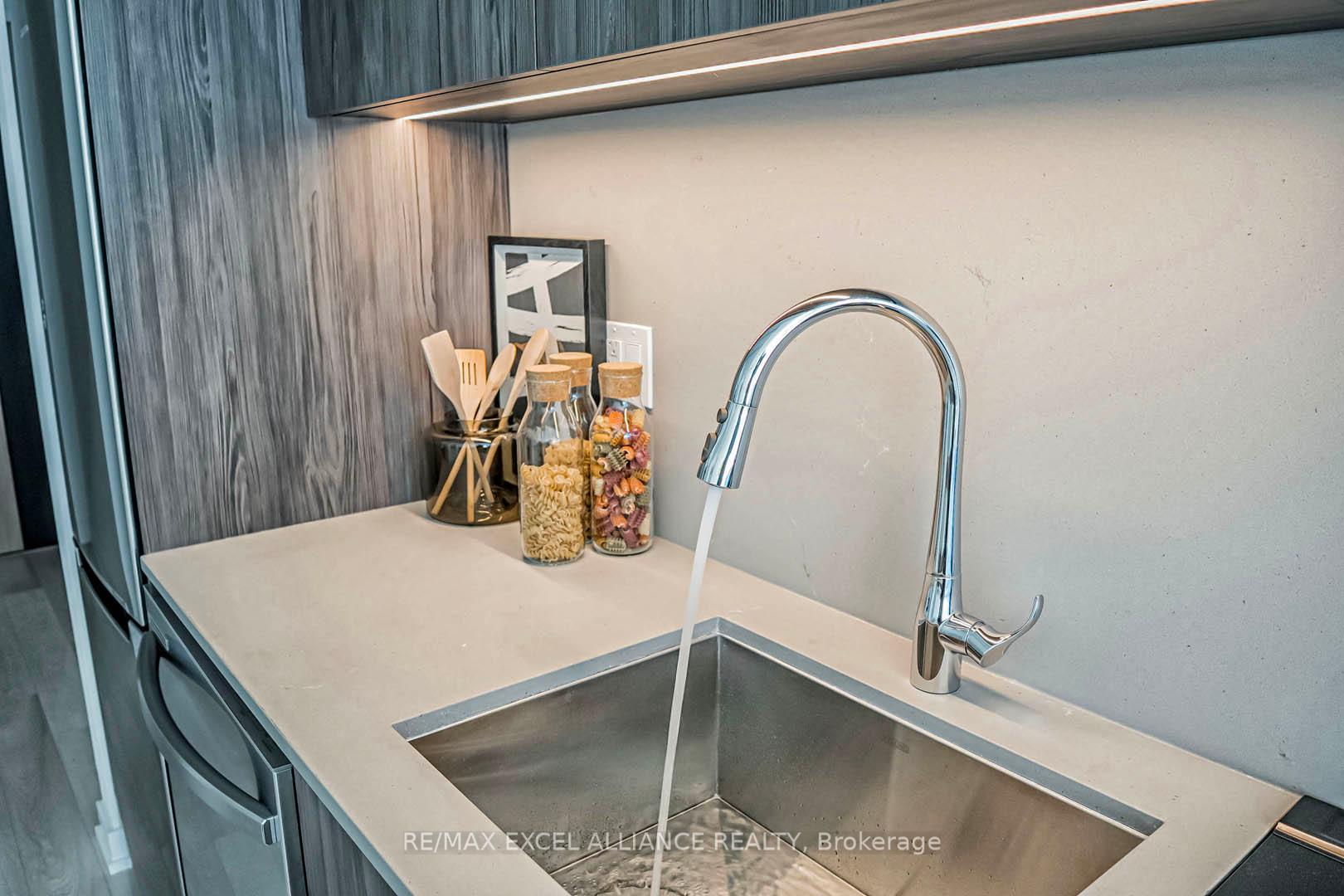 2 Bedrooms Condo at 50 Power,  Toronto For sale
