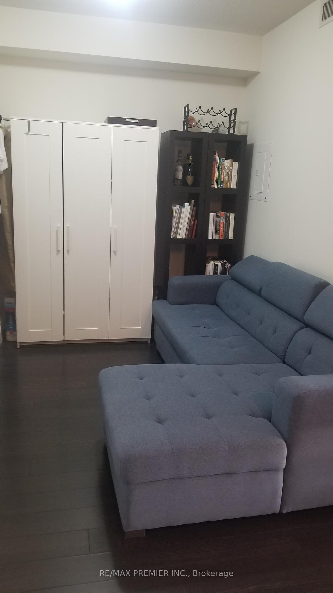 1 Bedroom Condo at 16 McAdam,  Toronto For sale