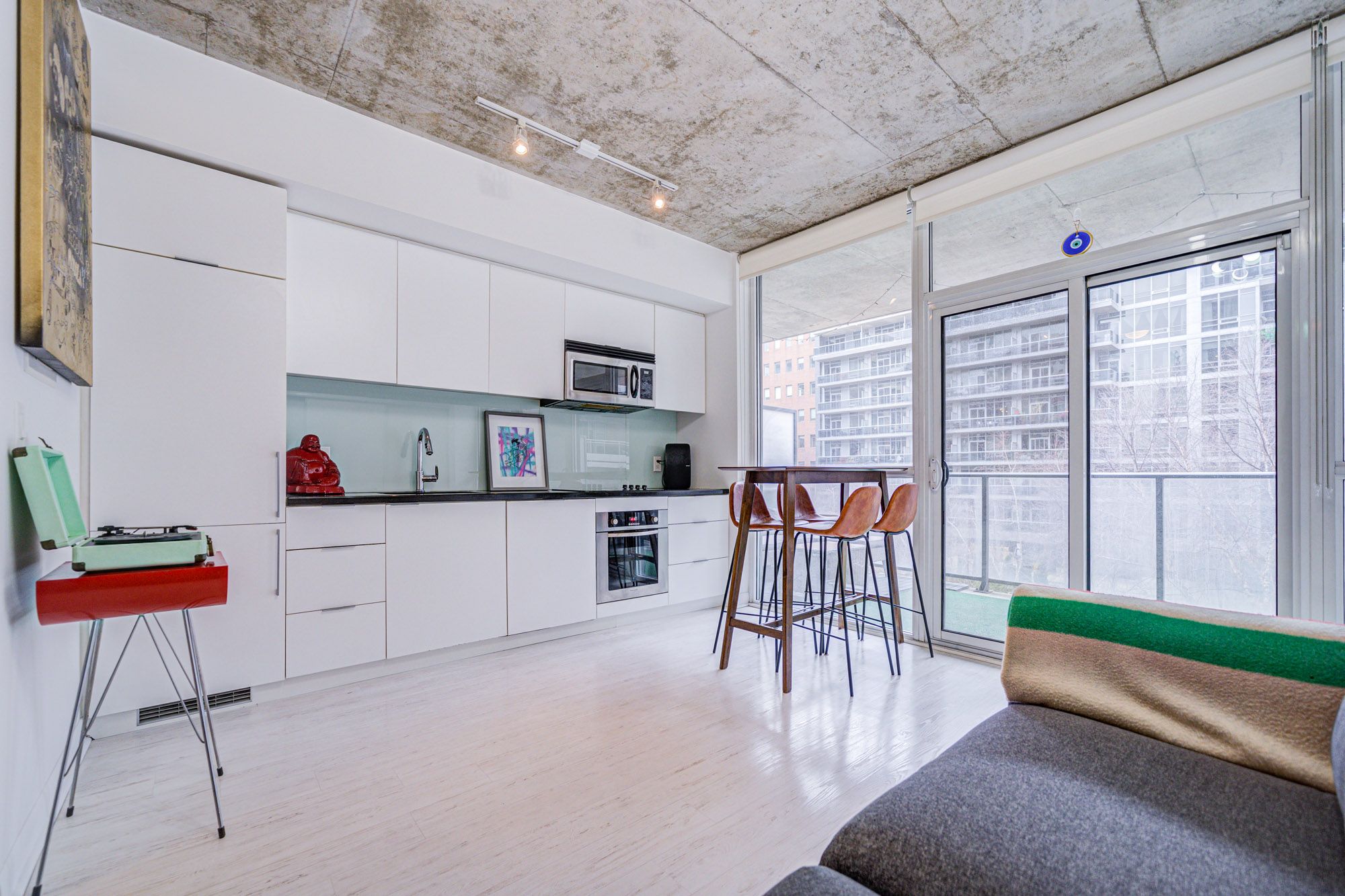 478 King Street W 318