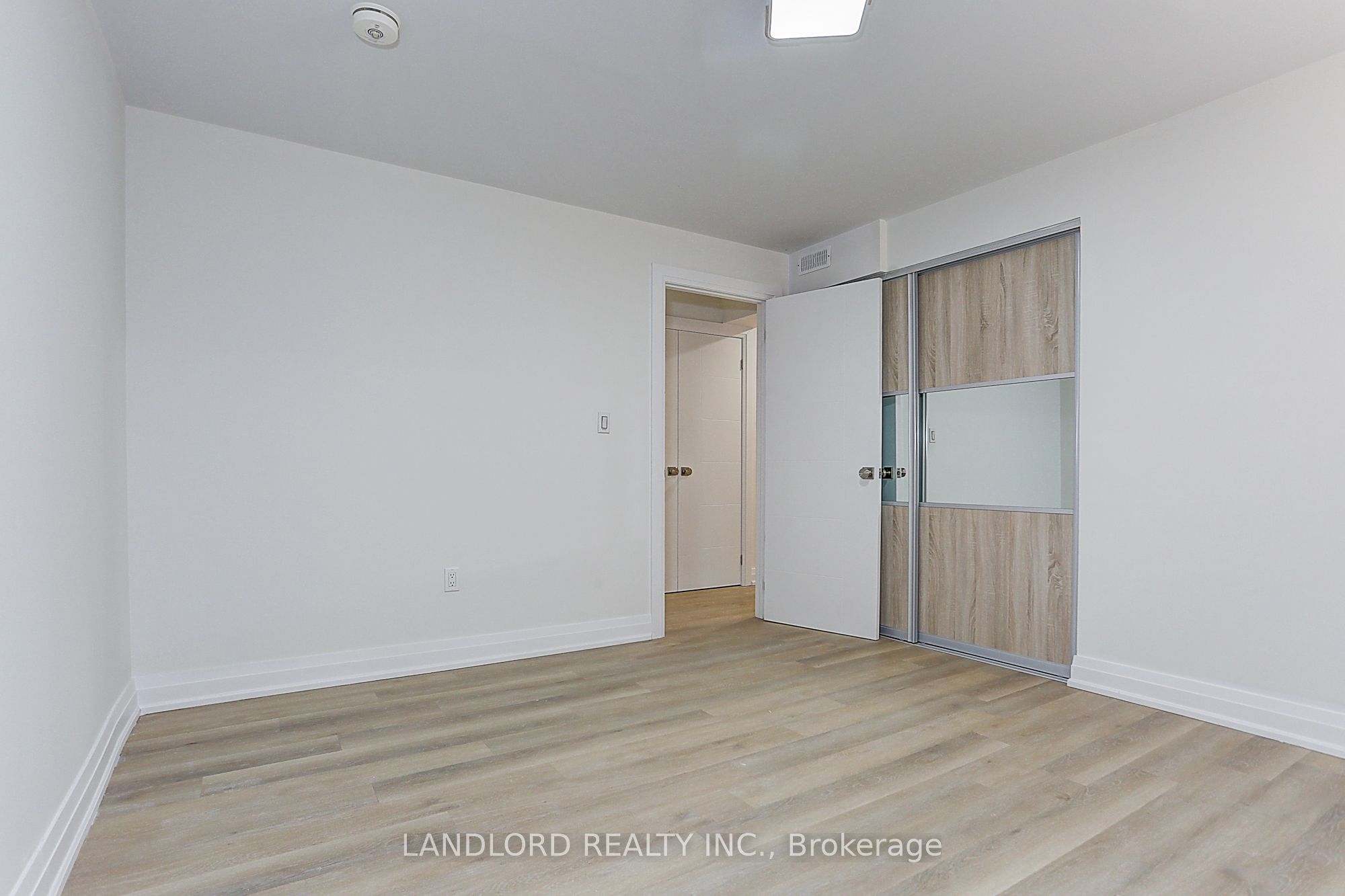 30 Lambton Avenue, #Lower