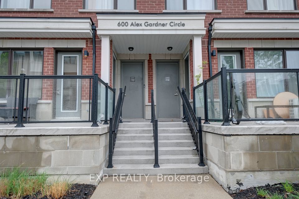 #112 - 600 Alex Gardner Circle, Aurora, ON L4G 3G5