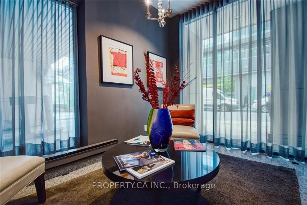 40 Scollard Street S #404, Toronto C02 Annex