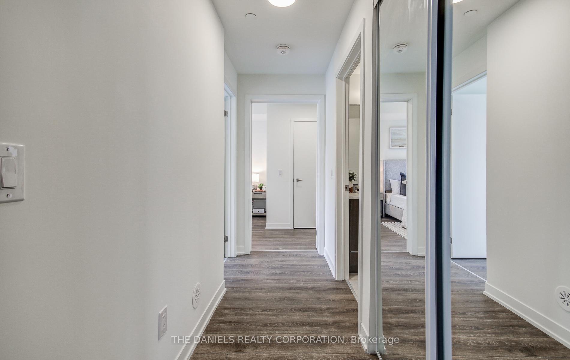 2 Bedrooms Condo at 165 Canon Jackson,  Toronto For sale