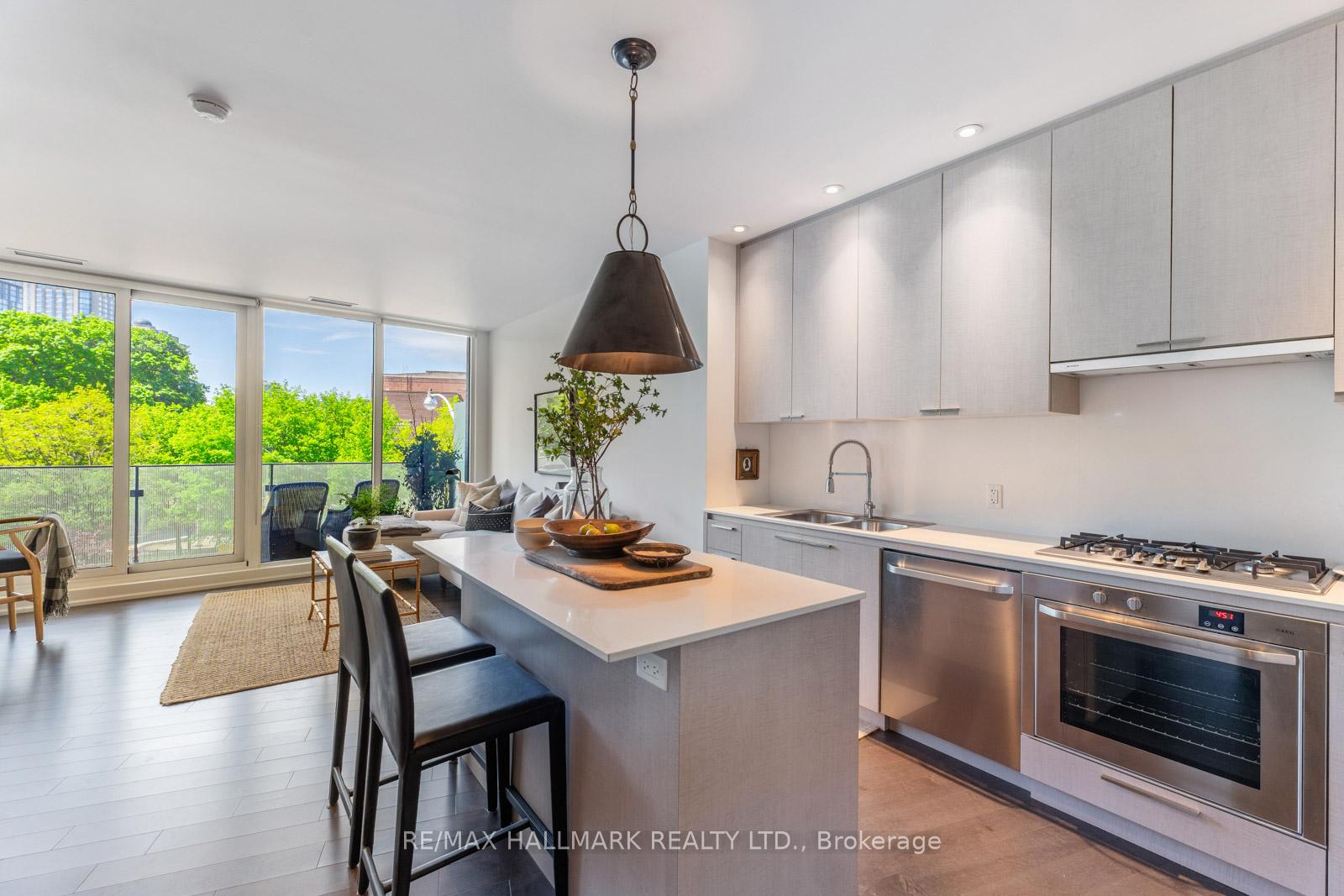 1 Bedroom Condo at 88 Davenport, Toronto For sale