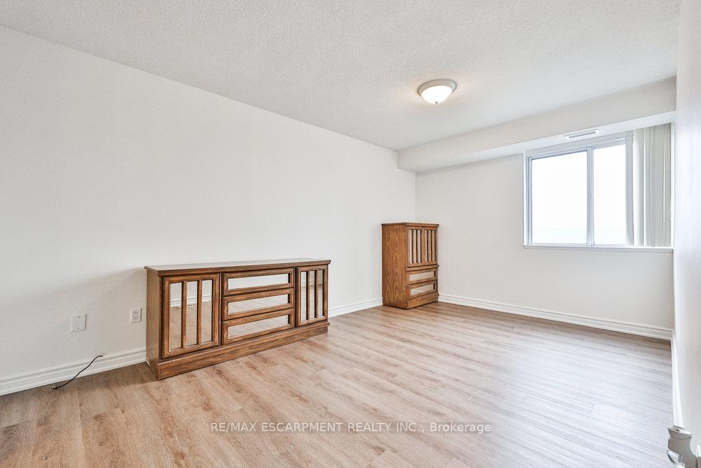 3 Bedrooms Condo at 301 FRANCES,  Hamilton For sale