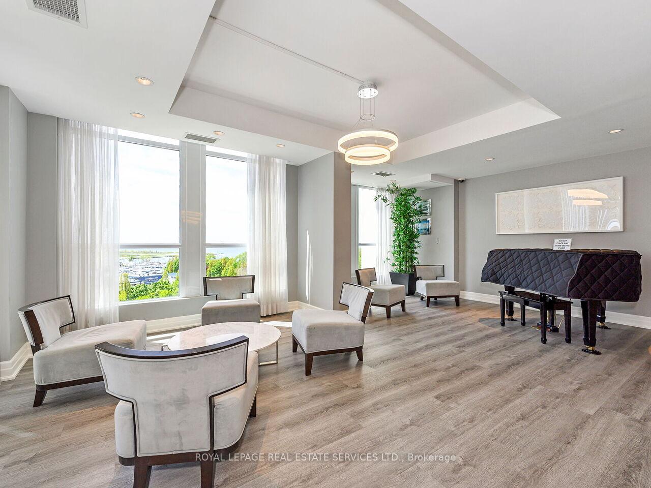 2 Bedrooms Condo at 628 Fleet, Toronto For sale