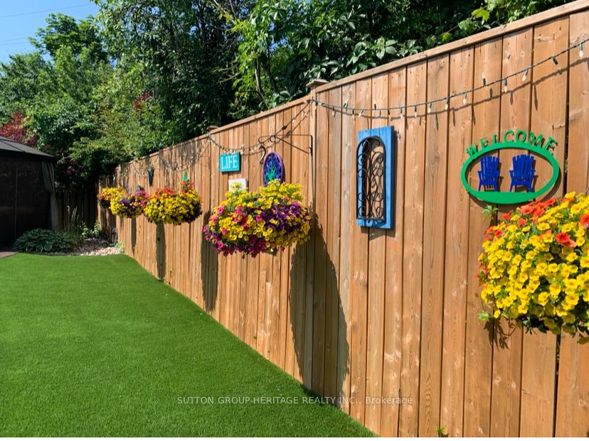 51 Flowers Crescent