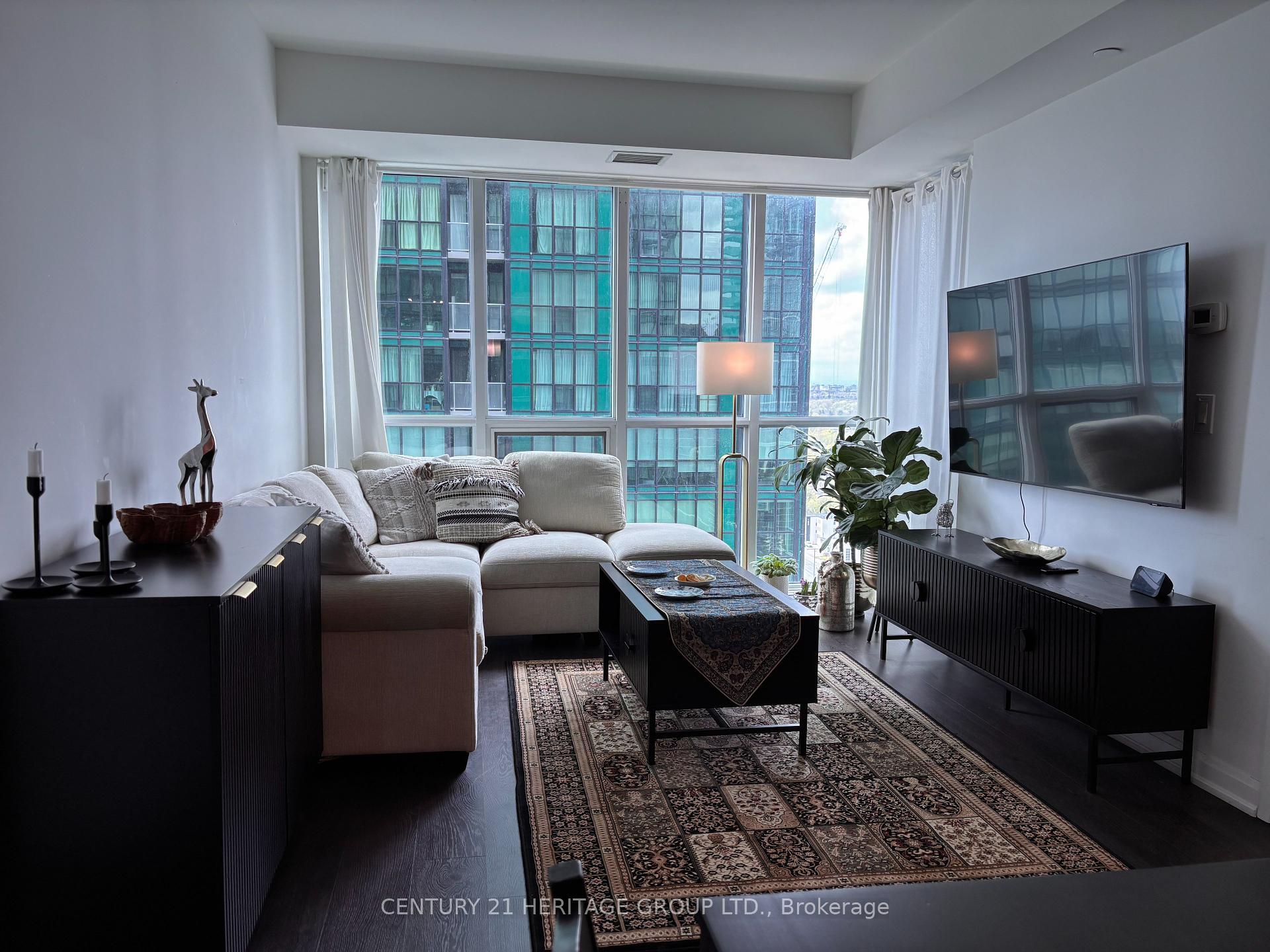 3 Bedrooms Condo at 9 Bogert, Toronto For sale