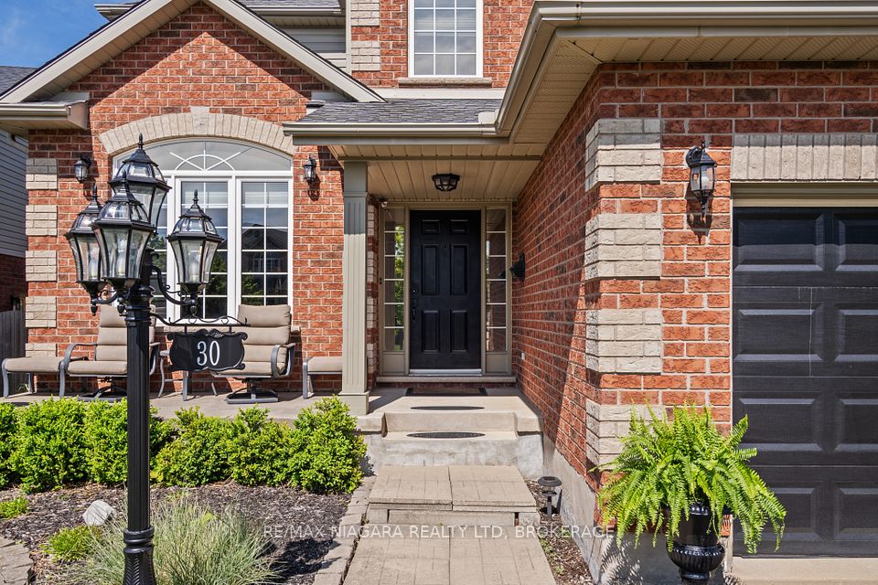 30 Raspberry Trail, Thorold, ON L2V 5E3