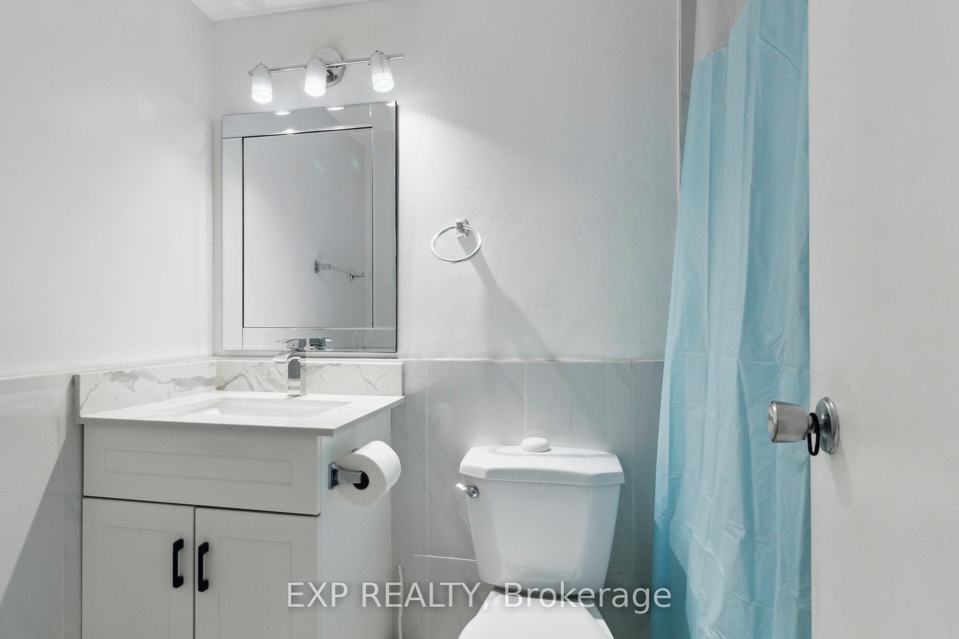 3 Bedrooms Condo at 5 Parkway Forest, Toronto For sale