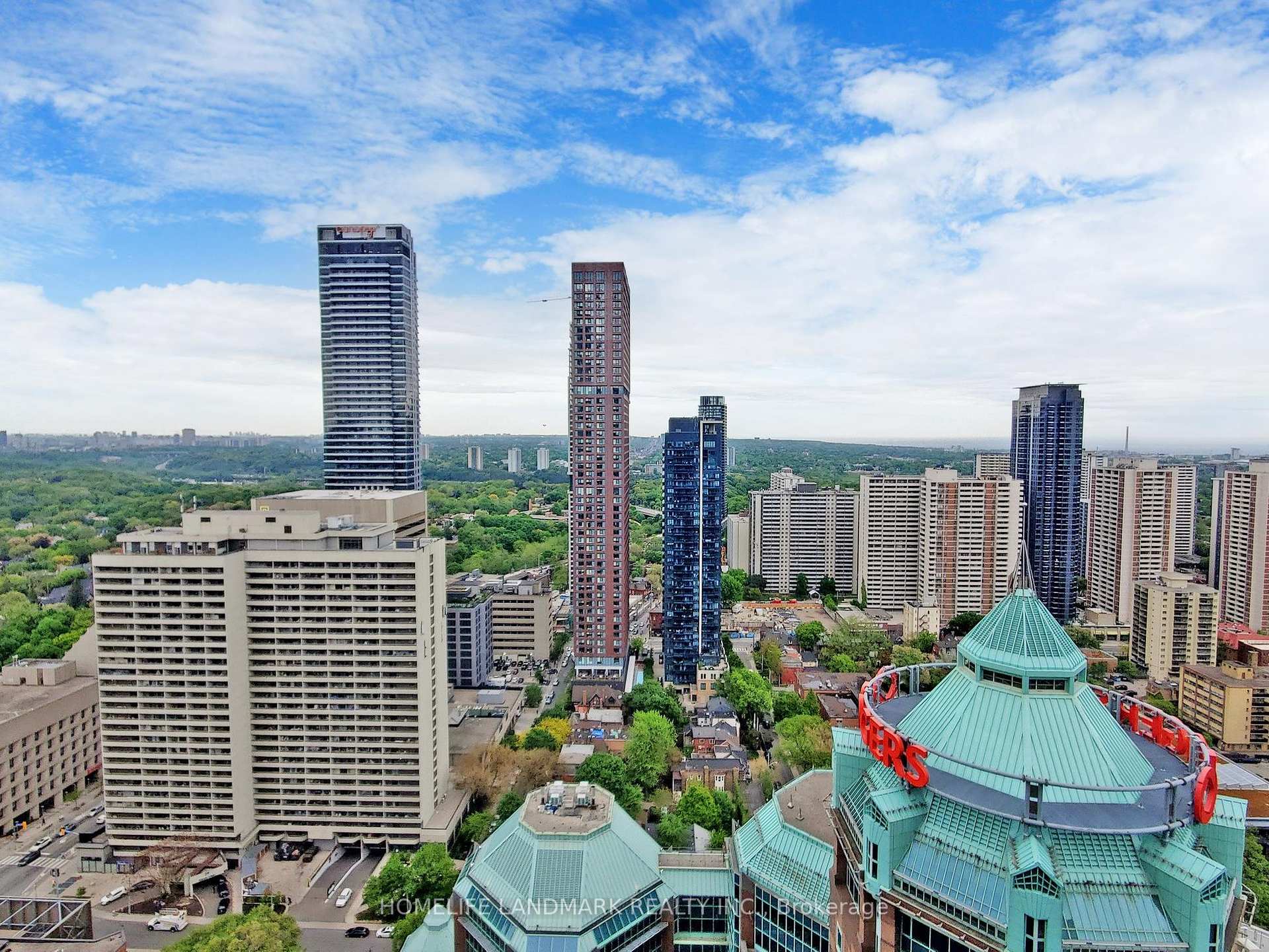 3 Bedrooms Condo at 110 Charles, Toronto For sale