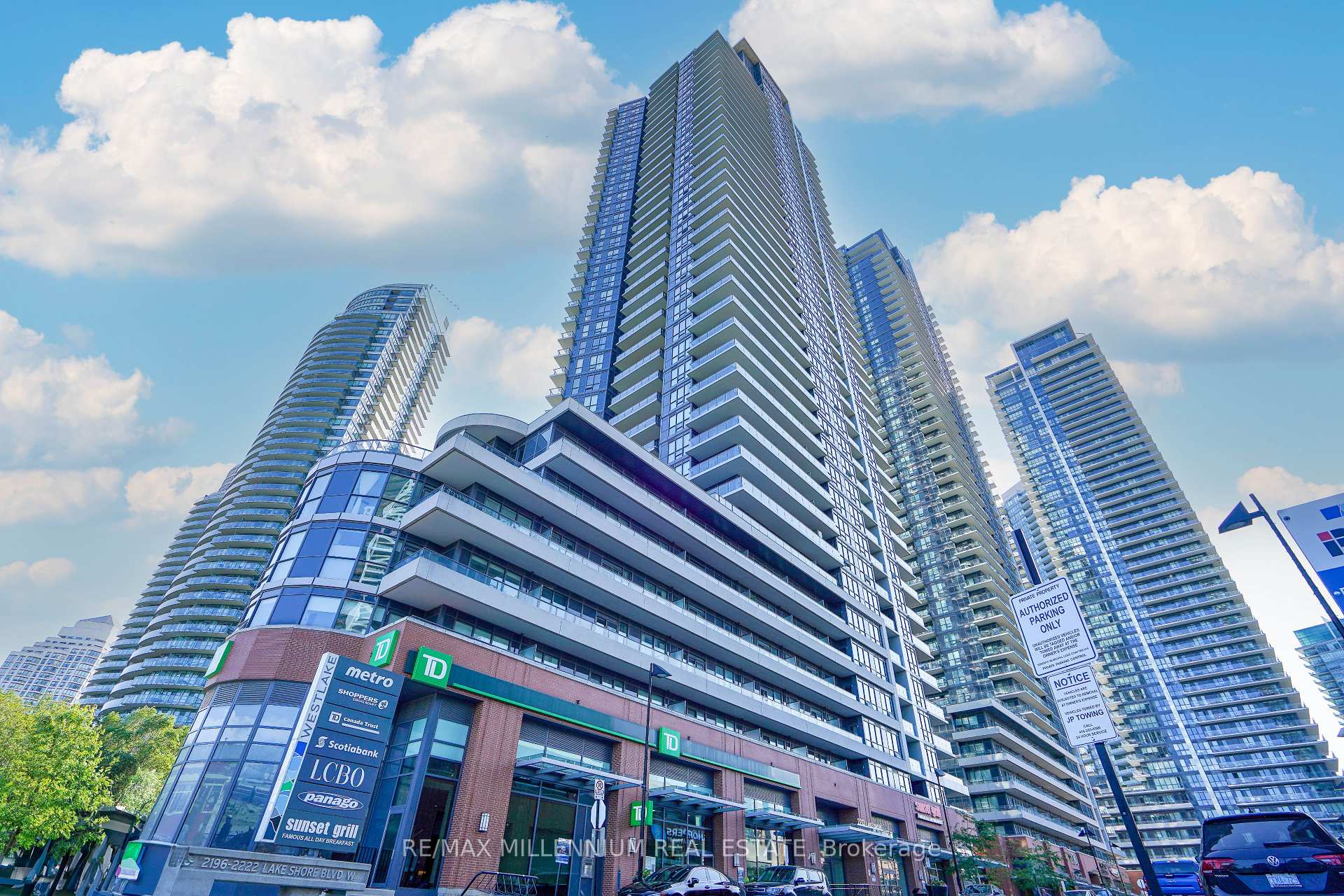 3 Bedrooms Condo at 2212 Lake Shore, Toronto For sale