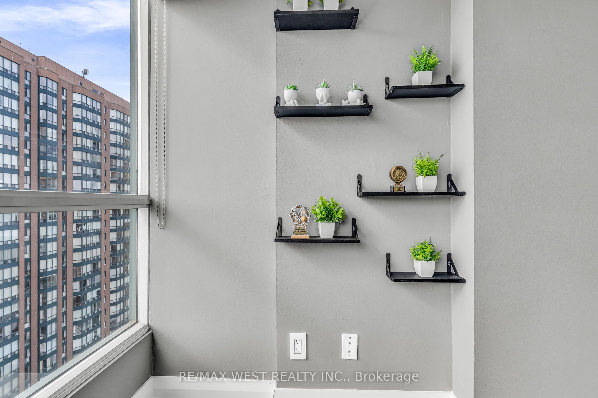 145 Hillcrest Avenue, #1615