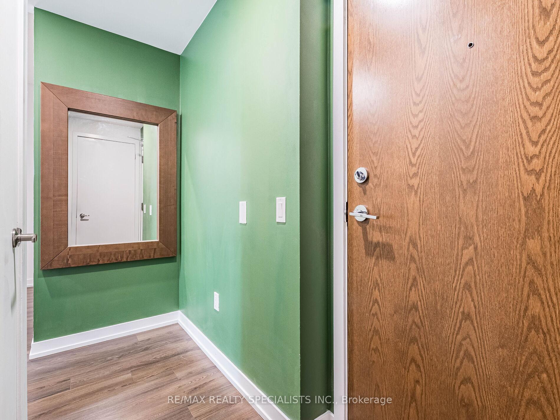 2 Bedrooms Condo at 2560 Eglinton, Mississauga For sale