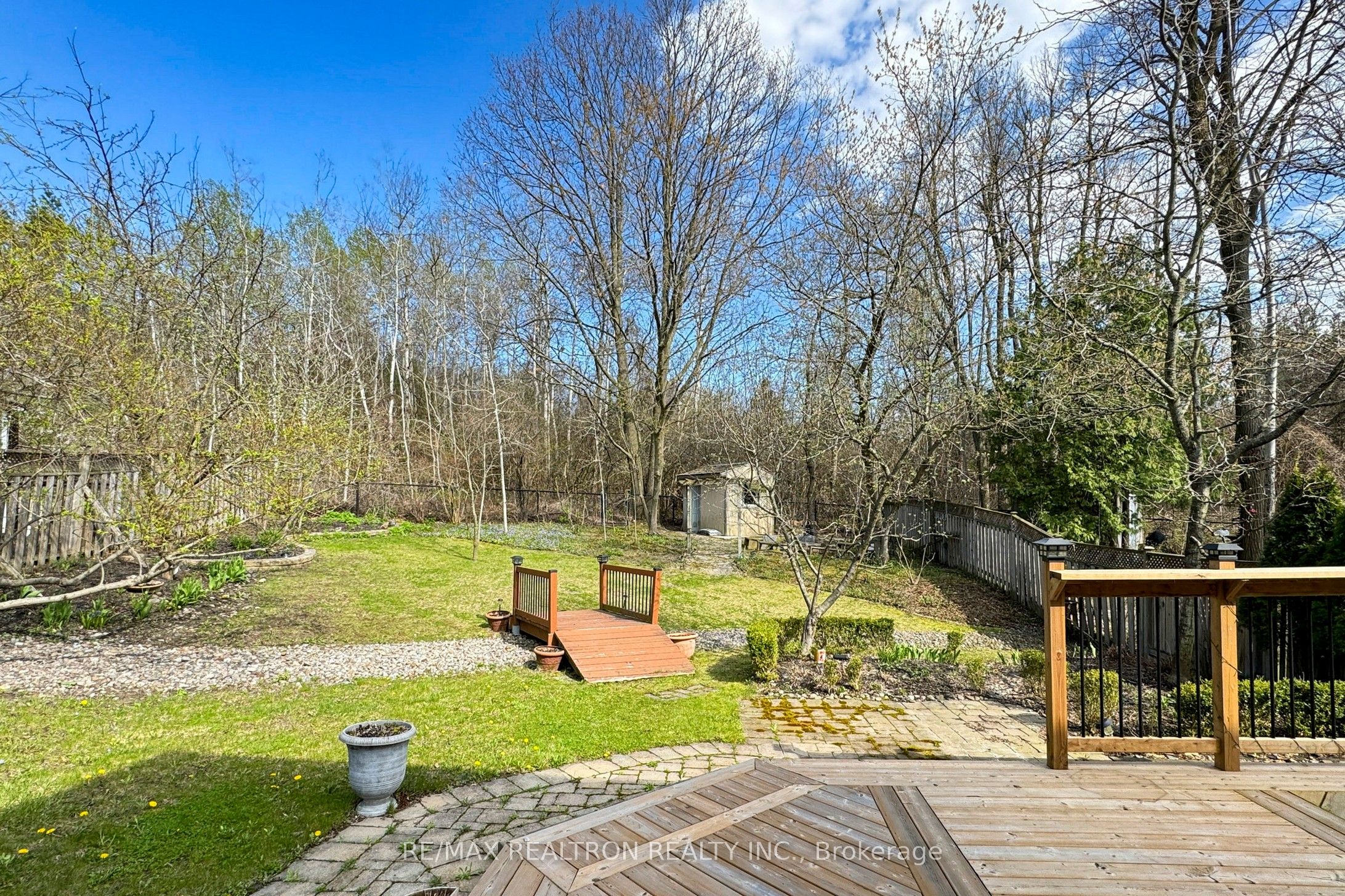 83 Gamble Glen Crescent