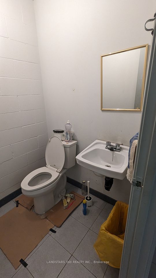 https://trreb-image.ampre.ca/gwNzloY9vXPlyLV3Q7GpVdM71PyCfivySrdLr_tGZbw/rs:fit:960:960/wm:.5:so:0:50:.4/wmsh:10/wmt:PHNwYW4gZm9yZWdyb3VuZD0nd2hpdGUnIGZvbnQ9JzY4Jz5MQU5EU1RBUlMgMzYwIFJFQUxUWSBJTkMuLCBCcm9rZXJhZ2U8L3NwYW4-/L3RycmViL2xpc3RpbmdzLzQwLzU2LzczLzc4L3AvNTljZGQ0ODctMDcyOS00ZTIyLThjZmItODhjNDljMWI5NjBjLmpwZw.jpg