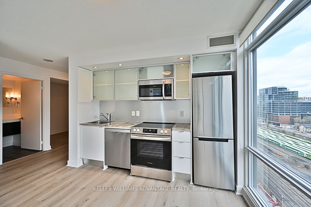25 Telegram Mews, #1602