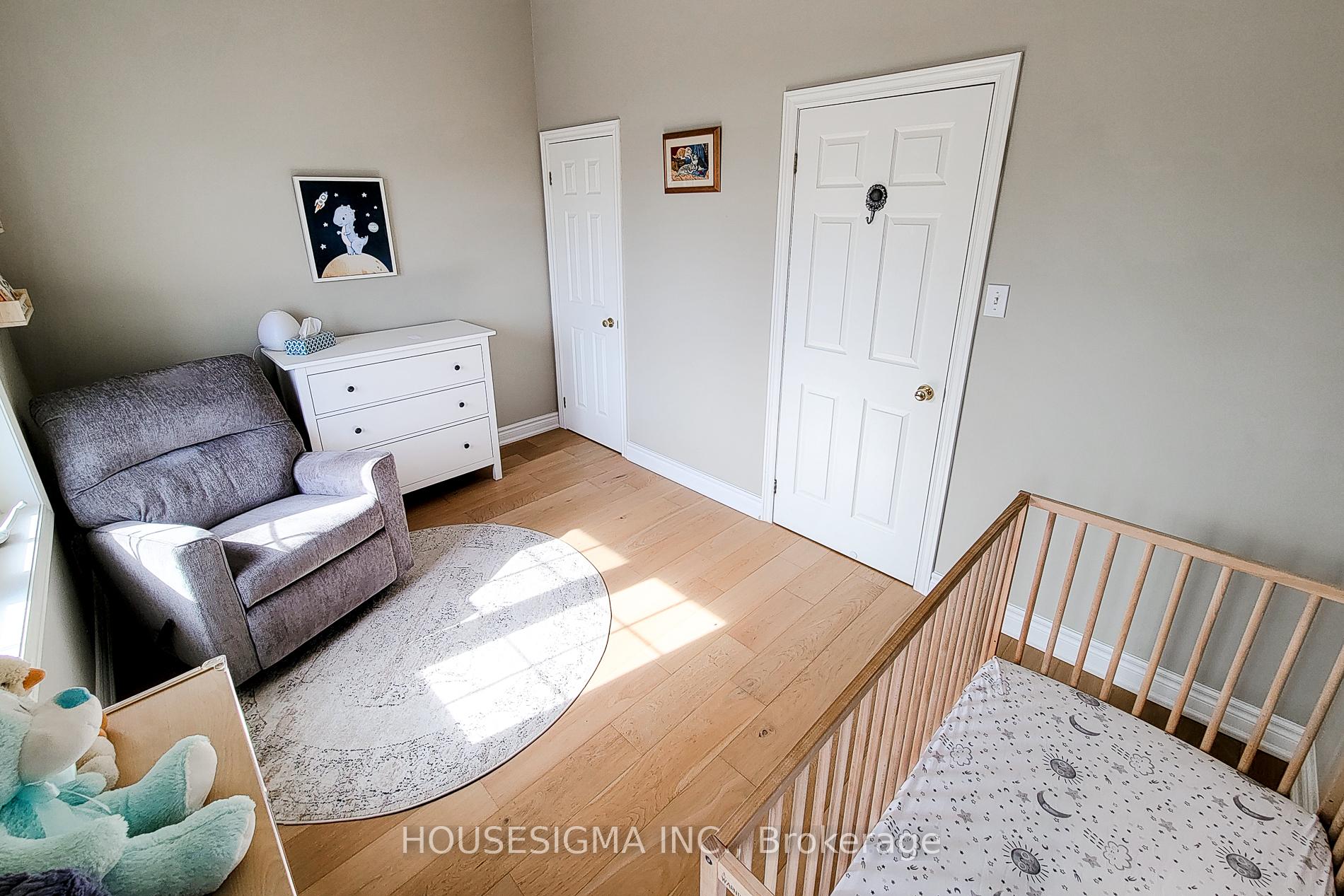 2 Bedrooms Condo at 3480 Upper Middle, Burlington For sale