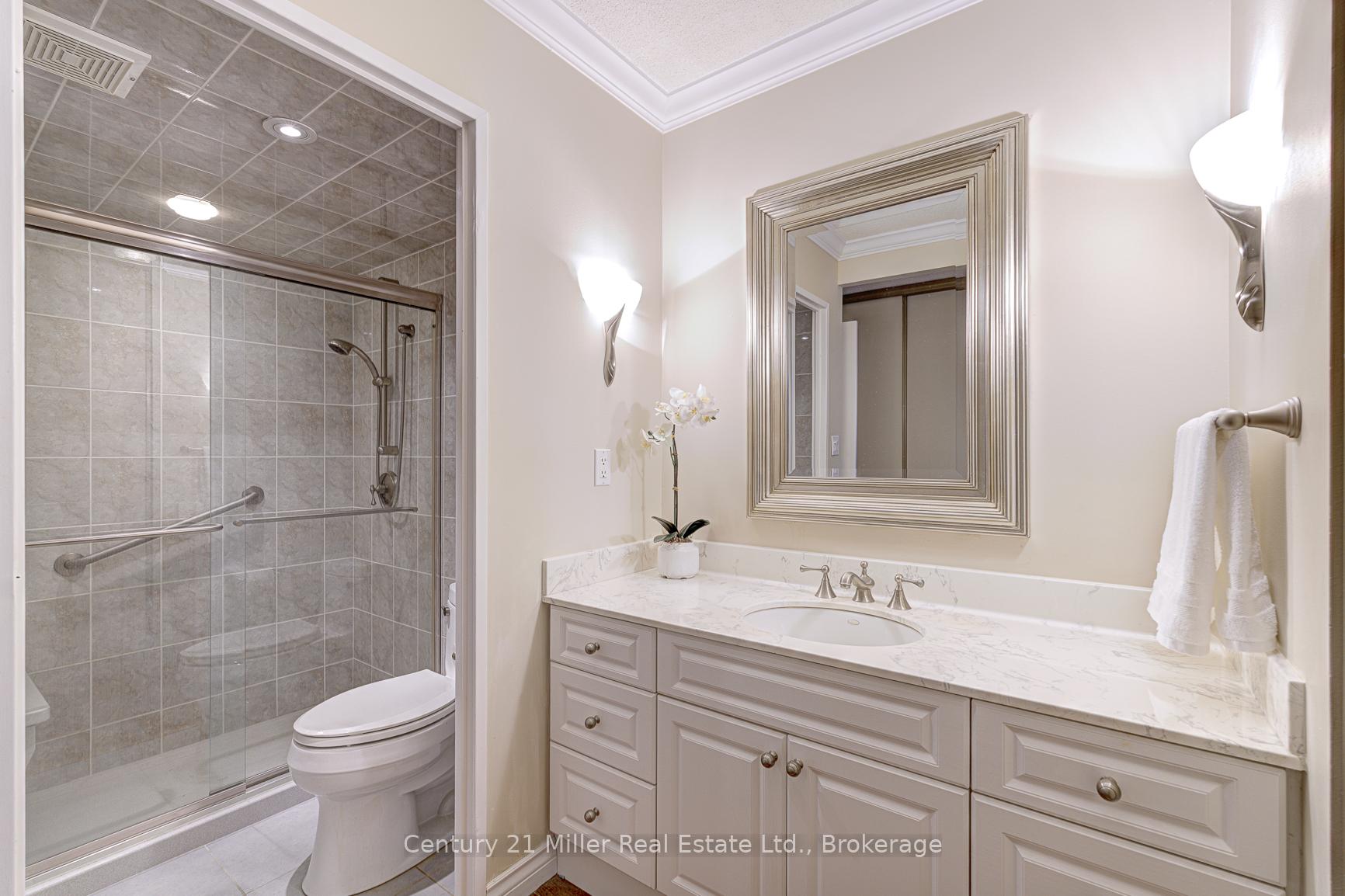 2 Bedrooms Condo at 2180 Marine, Oakville For sale