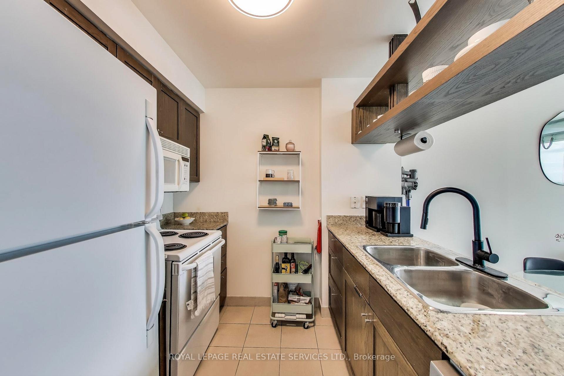 2 Bedrooms Condo at 81 Navy Wharf, Toronto For sale