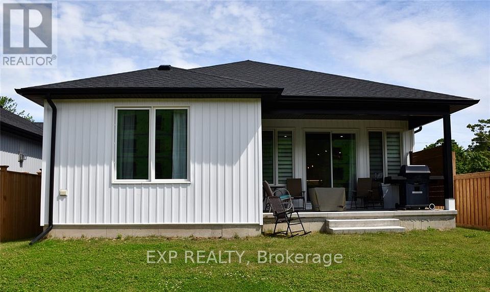 207 Essex Street, Sarnia, ON N7T 0C2