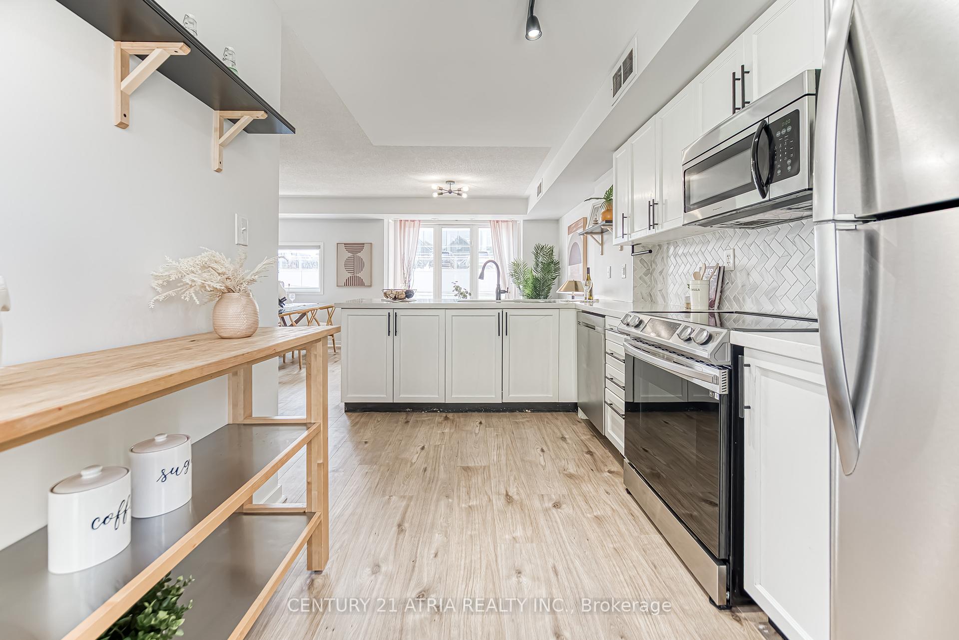 2 Bedrooms Condo at 8 Frances Loring, Toronto For sale