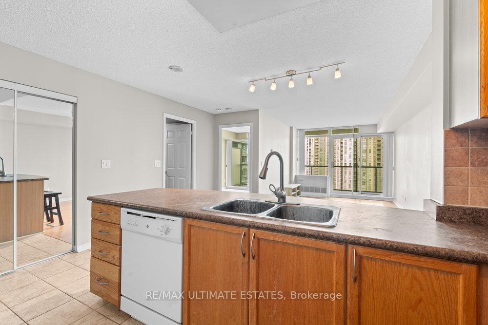 2 Bedrooms Condo at 5500 Yonge, Toronto For sale