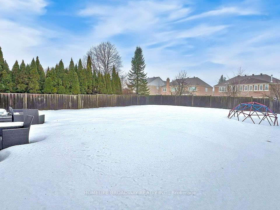 https://trreb-image.ampre.ca/gxUm_zWUw9M8wH4HJwn1EFgCmIZttGwtQnddM8C6tRo/rs:fit:960:960/wm:.5:so:0:50:.4/wmsh:10/wmt:PHNwYW4gZm9yZWdyb3VuZD0nd2hpdGUnIGZvbnQ9JzY4Jz5IT01FTElGRSBCUk9BRFdBWSBSRUFMVFkgSU5DLiwgQnJva2VyYWdlPC9zcGFuPg/cb:20250306230421/L3RycmViL2xpc3RpbmdzLzQwLzcyLzAzLzQyL3AvODc3M2QxNmMtNTQ0ZS00MGU2LWE4Y2MtYzcyODEwMWE0MTY0LmpwZw.jpg