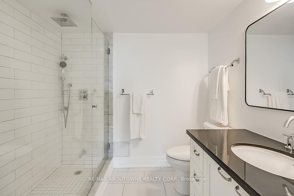 2 Bedrooms Condo at 1230 Marlborough,  Oakville For sale