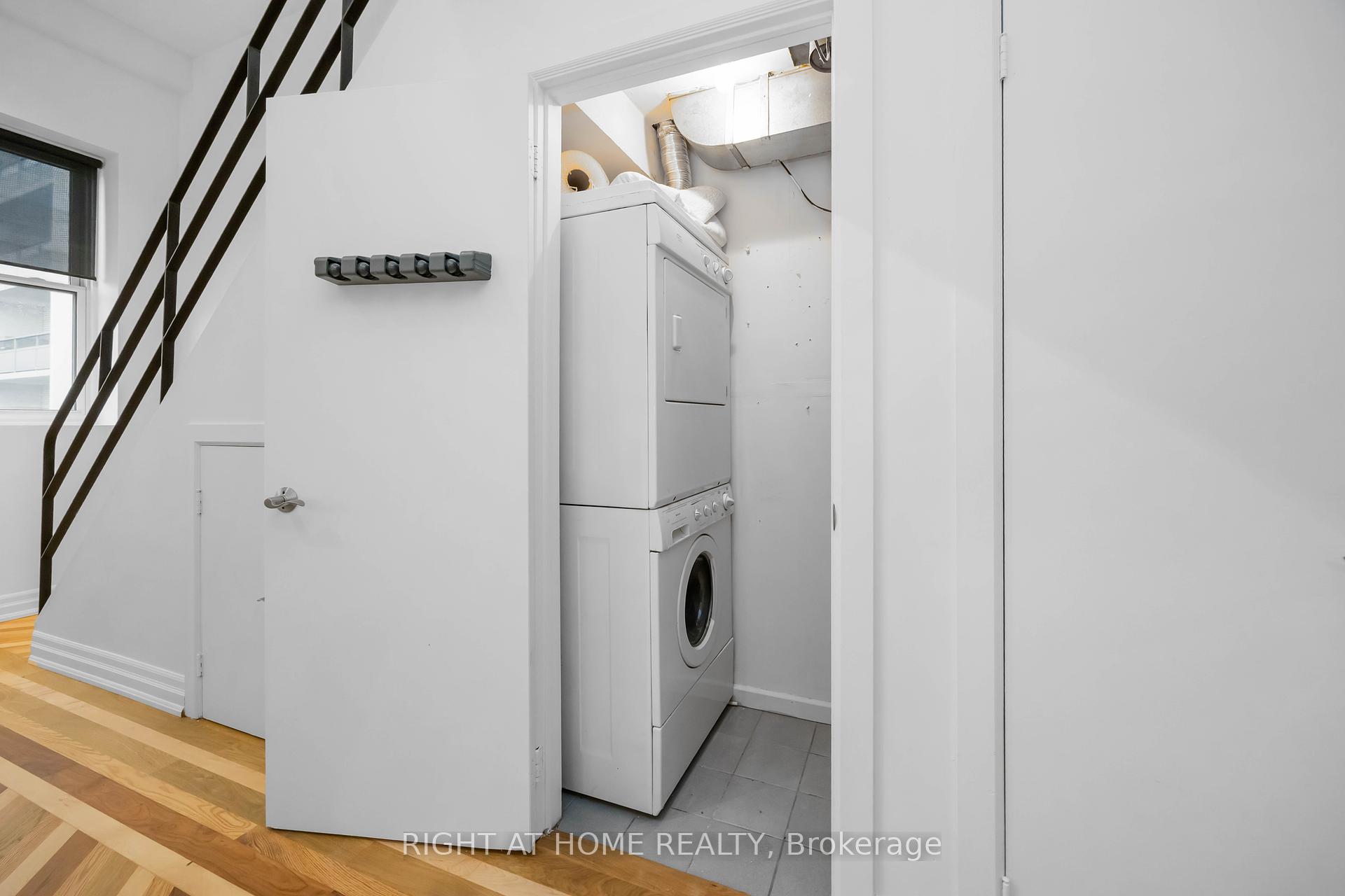 1 Bedroom Condo at 110 Hepbourne, Toronto For sale