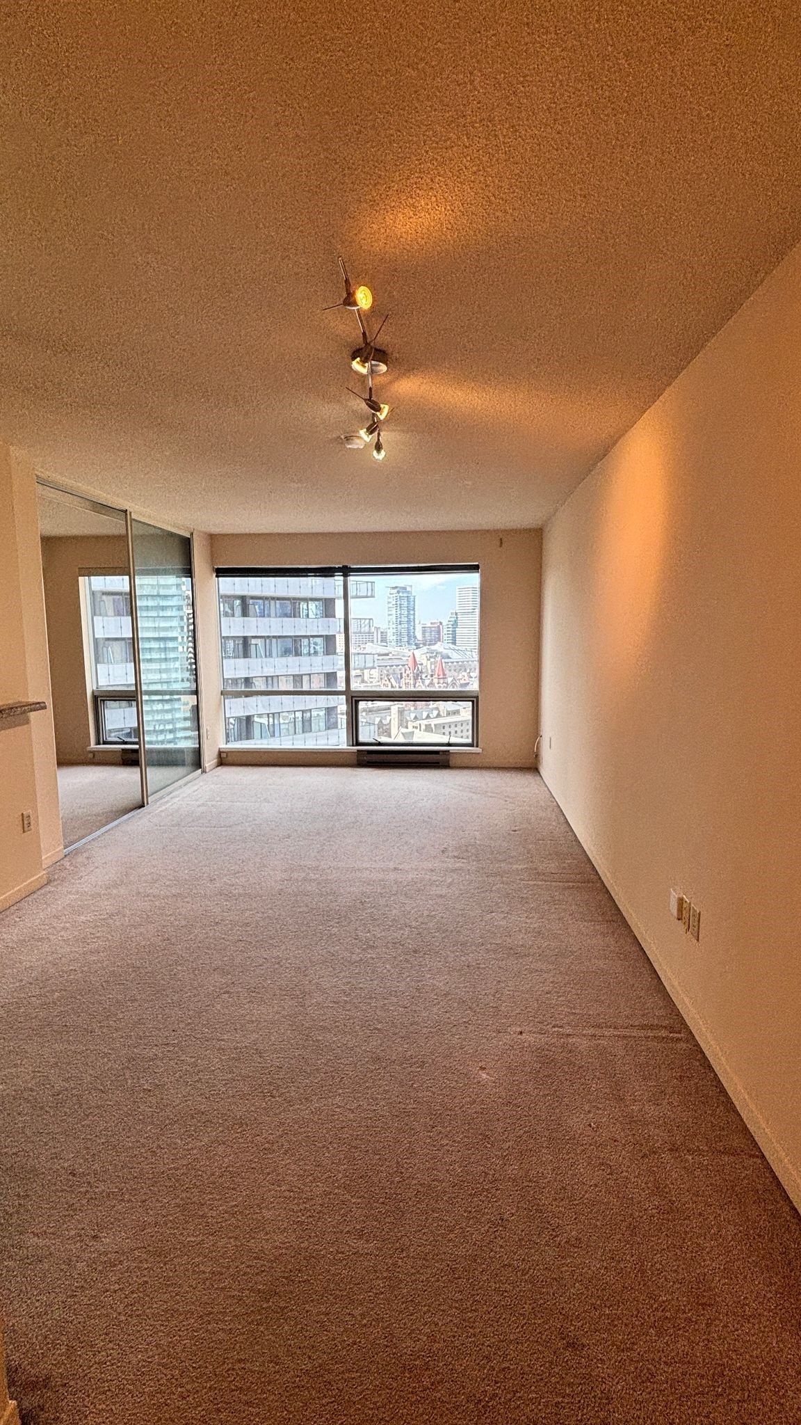 1001 Bay Street 2116