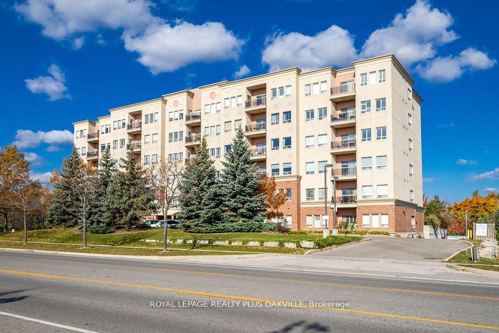 2 Bedrooms Condo at 1499 Nottinghill, Oakville For sale