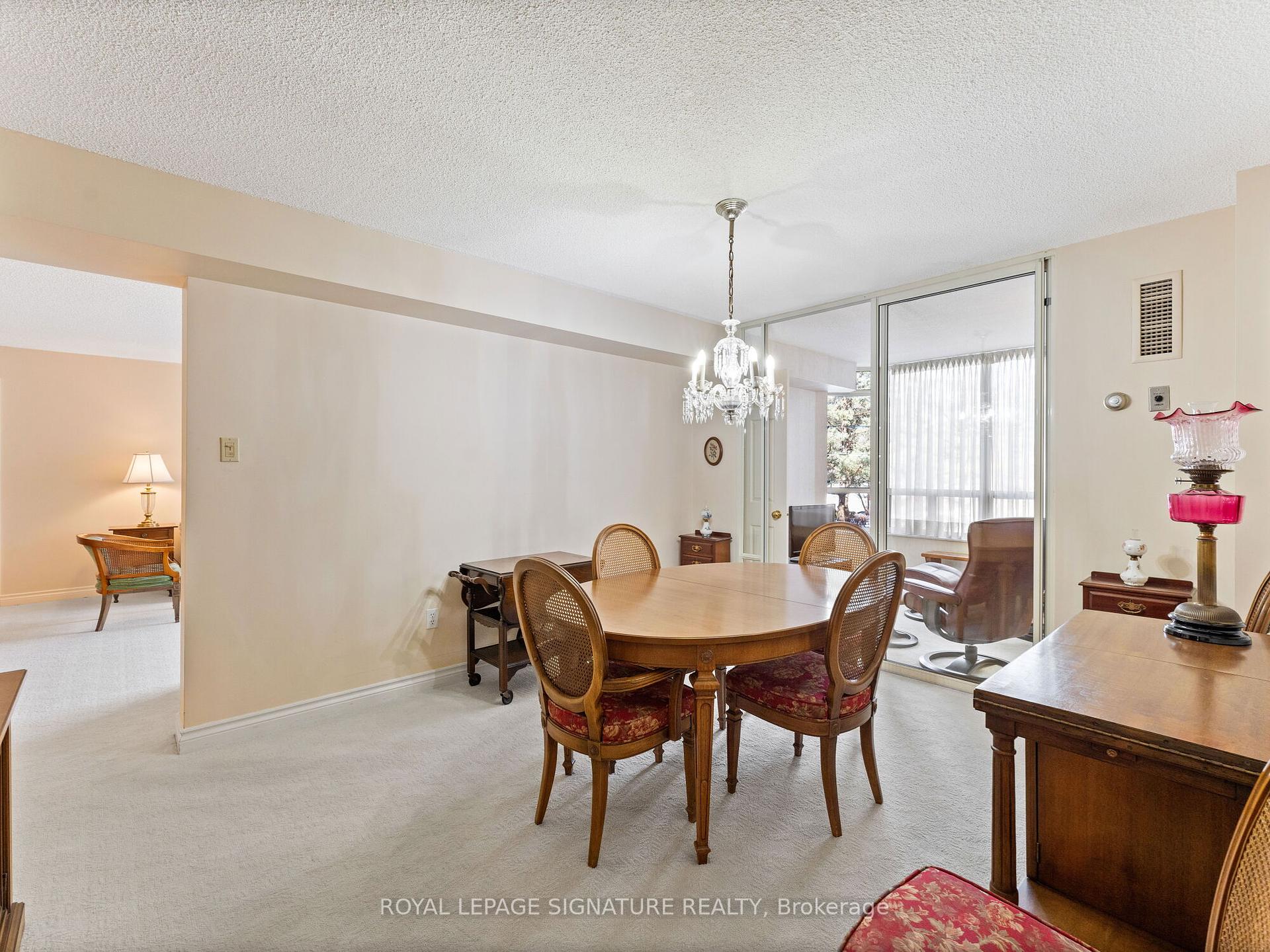 2 Bedrooms Condo at 1200 Don Mills, Toronto For sale