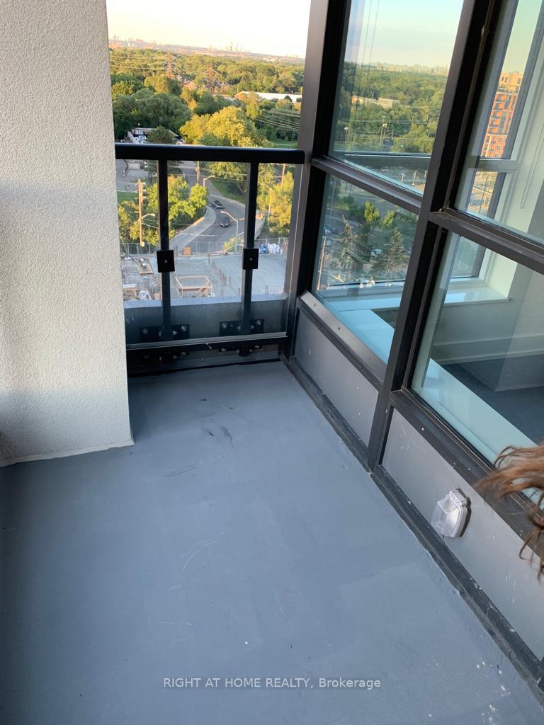 2 Bedrooms Condo at 7 Mabelle,  Toronto For sale