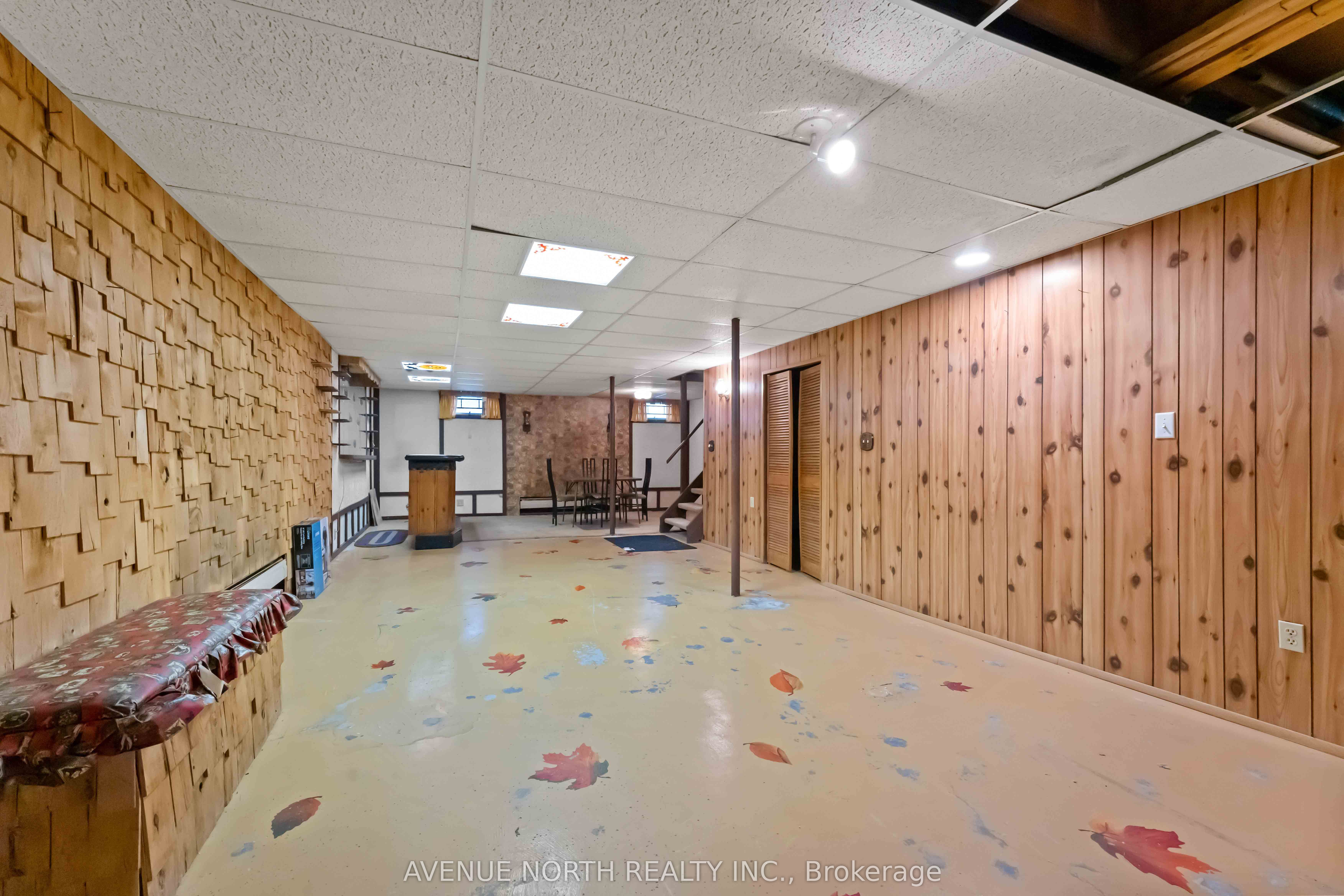328 Amiens Street, OrleansCumberlandandArea, ON K1E 1N9