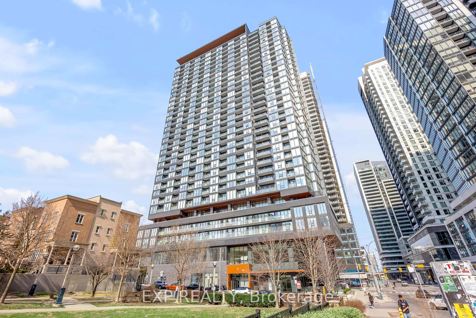 2 Bedrooms Condo at 19 Western Battery, Toronto For sale