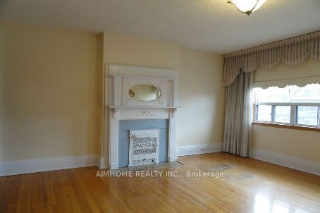 598 Bathurst Street