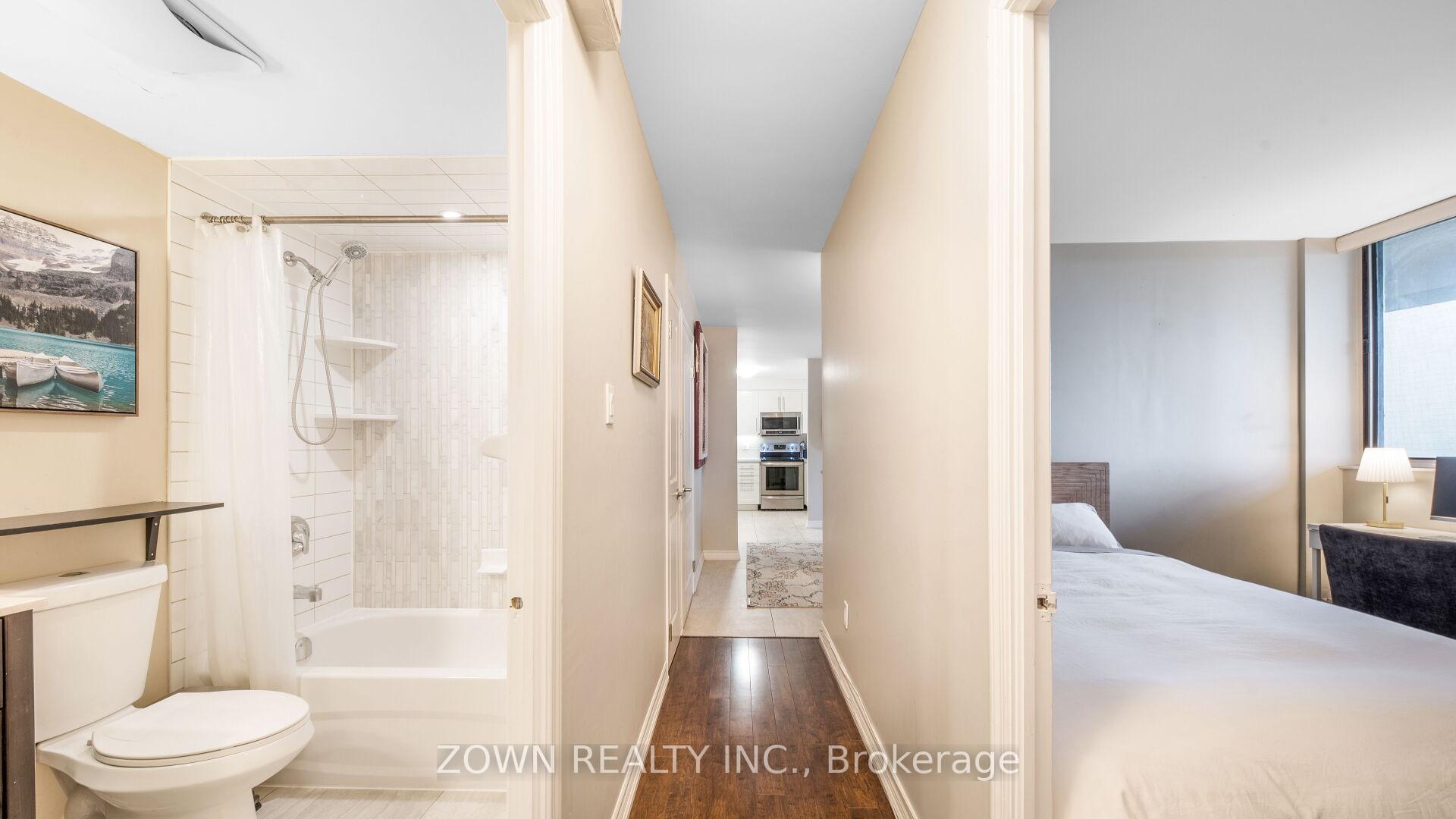 4 Bedrooms Condo at 10 Martha Eaton, Toronto For sale