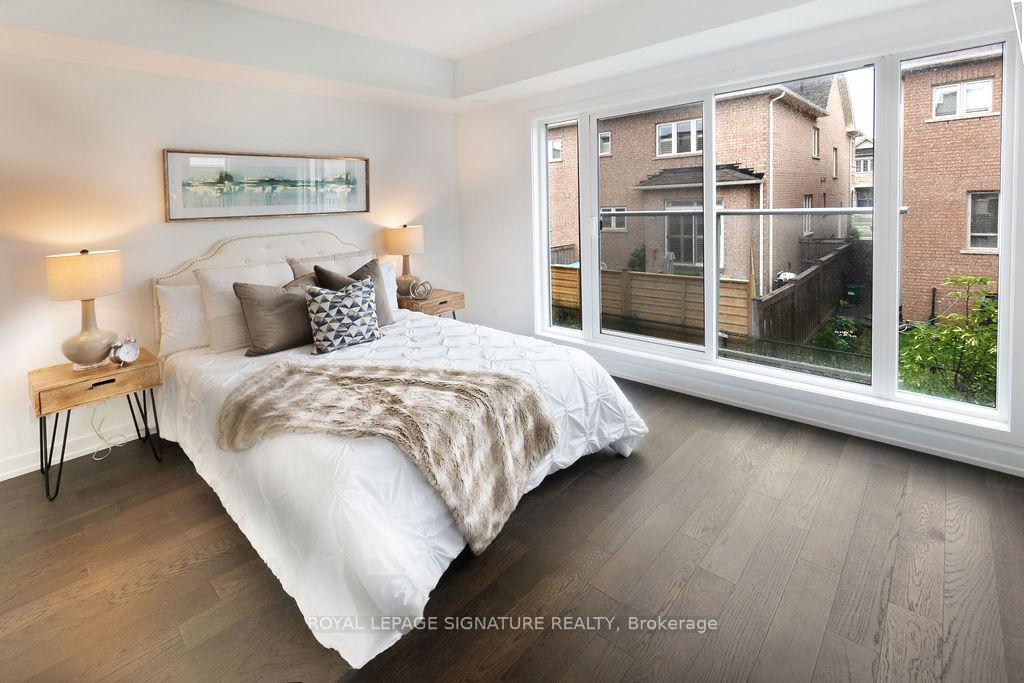 3 Bedrooms Condo at 3074 SIXTH, Oakville For sale