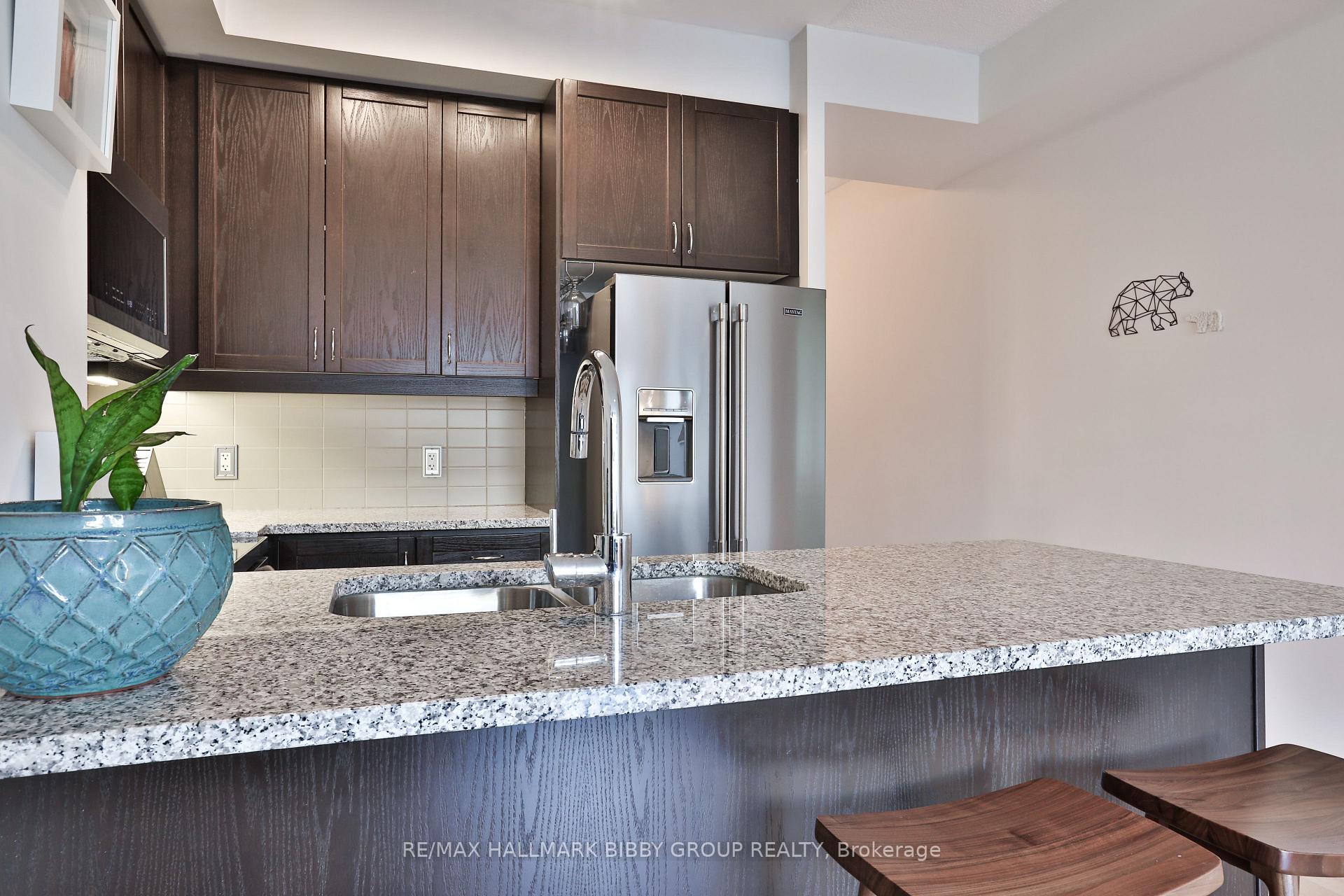1 Bedroom Condo at 1135 Royal York, Toronto For sale