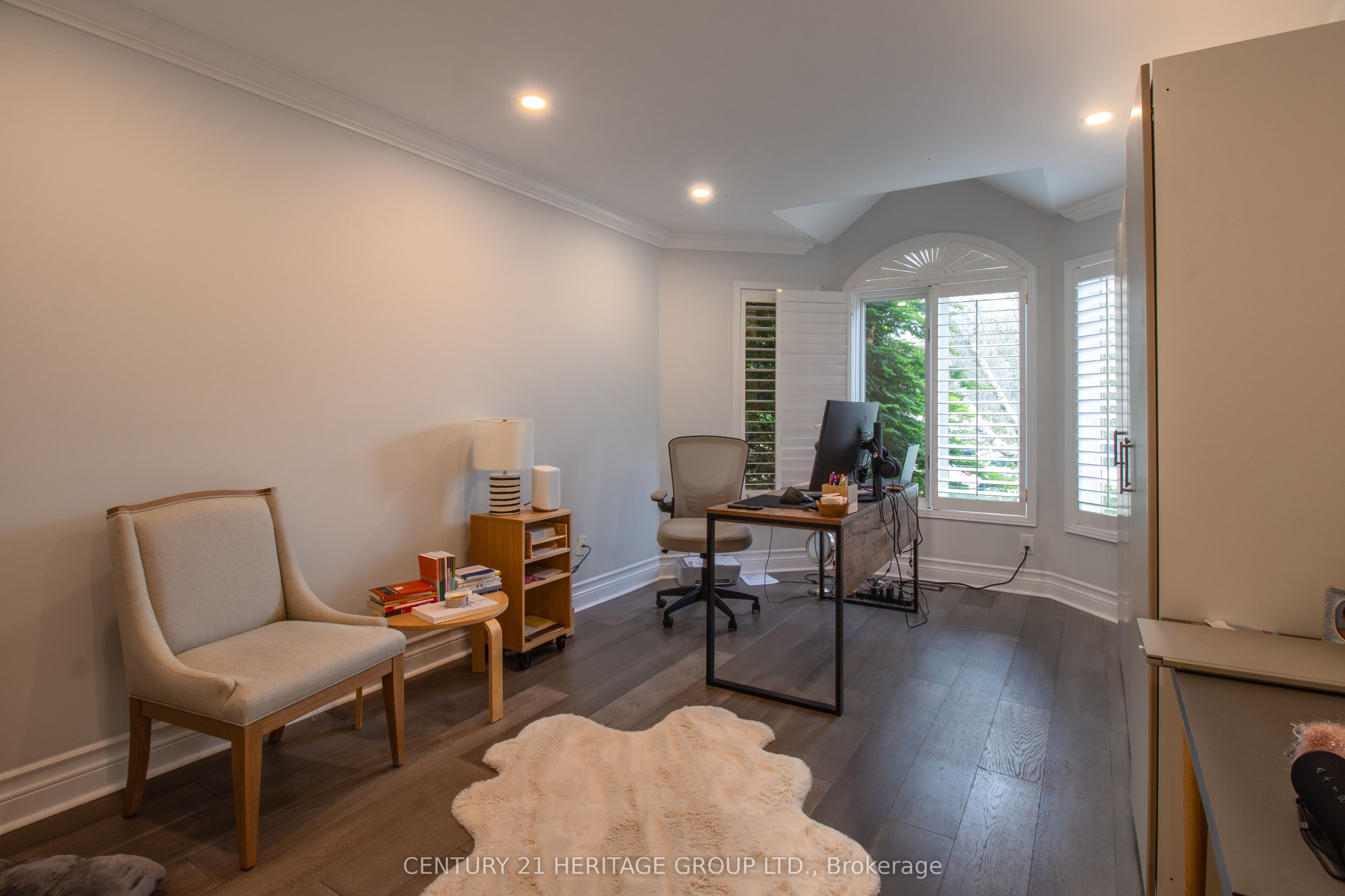 27 Charing Crescent