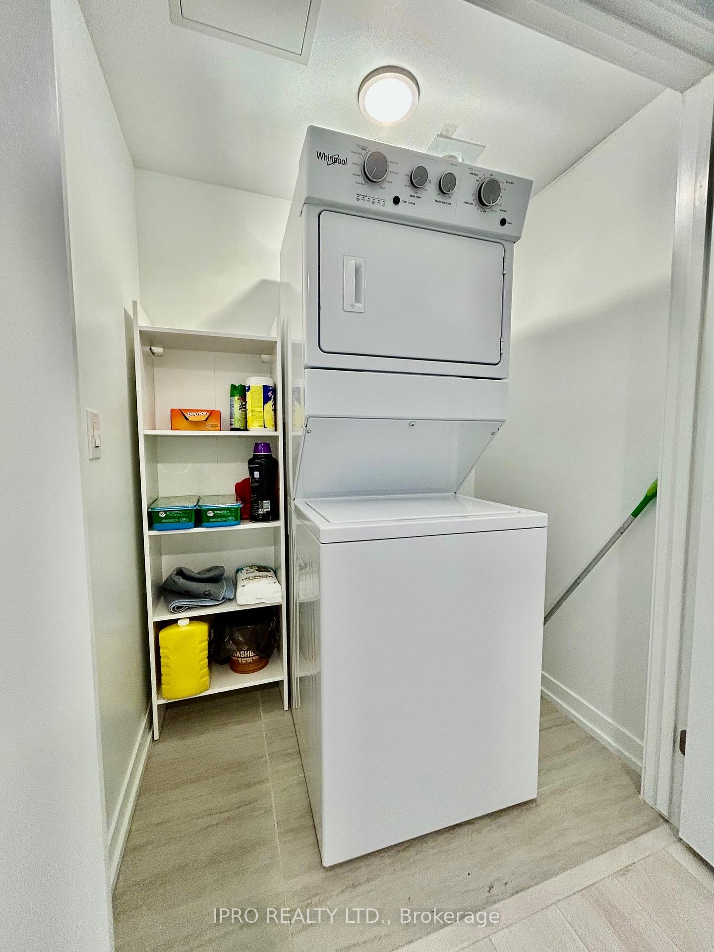 3 Bedrooms Condo at 1095 Cooke, Burlington For sale