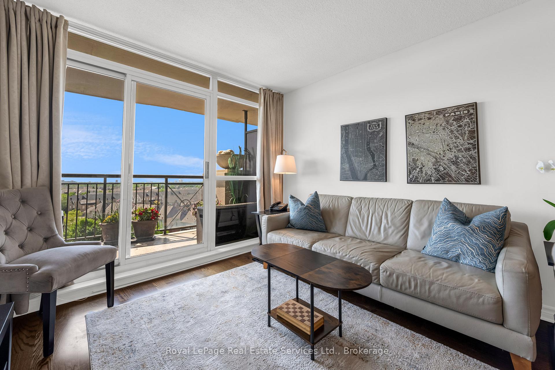 2 Bedrooms Condo at 2391 Central Park, Oakville For sale
