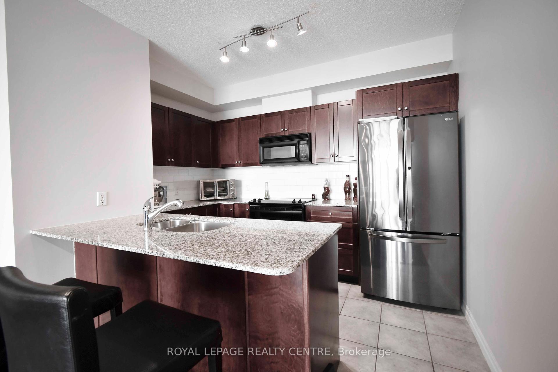 2 Bedrooms Condo at 1359 Rathburn, Mississauga For sale